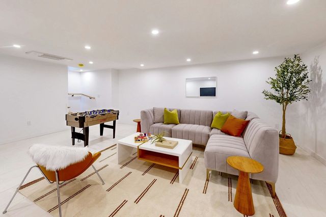 131-135 Charles Street 133, Cambridge, MA 02141