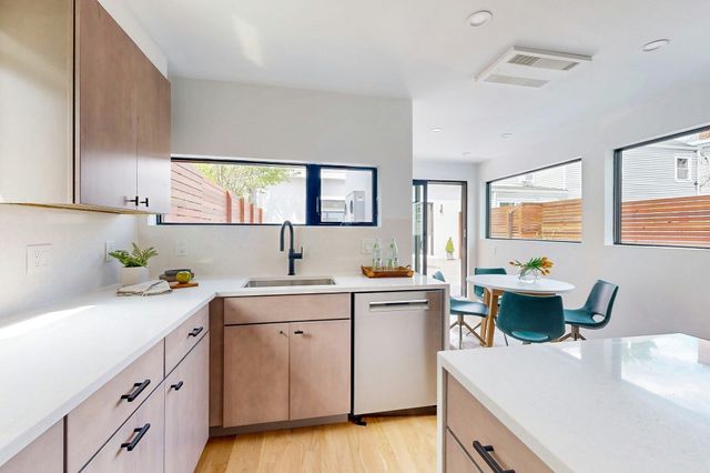 131-135 Charles Street 133, Cambridge, MA 02141