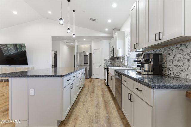 19900 Chinook Street, Tehachapi, CA 93561