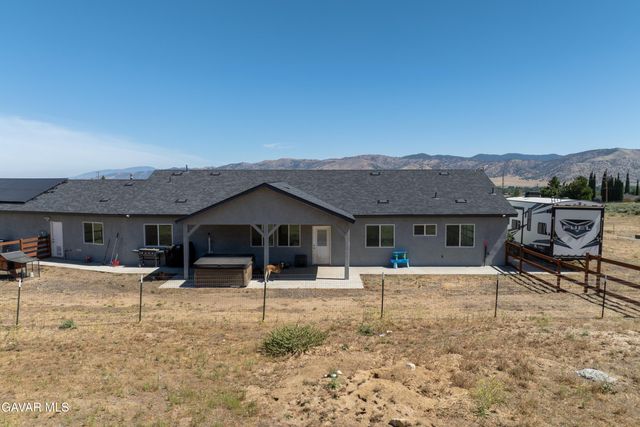 19900 Chinook Street, Tehachapi, CA 93561