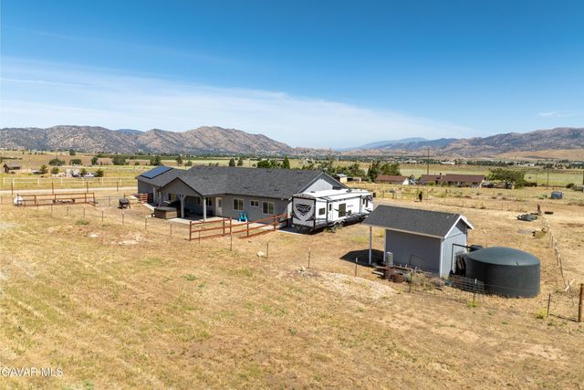 19900 Chinook Street, Tehachapi, CA 93561