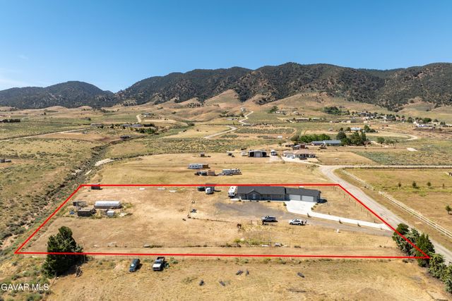 19900 Chinook Street, Tehachapi, CA 93561