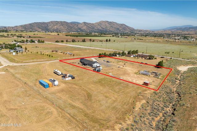 19900 Chinook Street, Tehachapi, CA 93561
