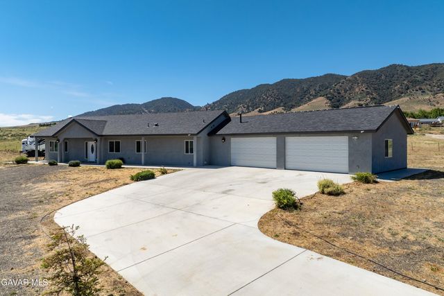 19900 Chinook Street, Tehachapi, CA 93561