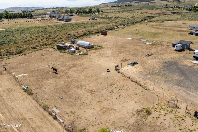 19900 Chinook Street, Tehachapi, CA 93561