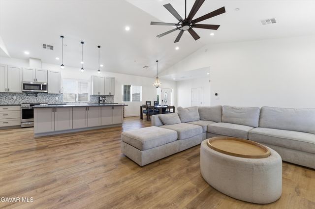 19900 Chinook Street, Tehachapi, CA 93561