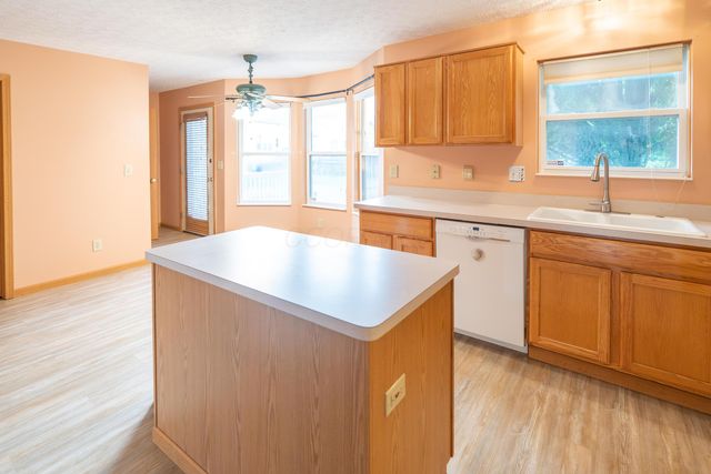10 Wrens Nest Court, Pataskala, OH 43062