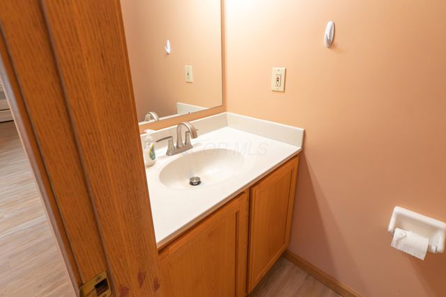 10 Wrens Nest Court, Pataskala, OH 43062