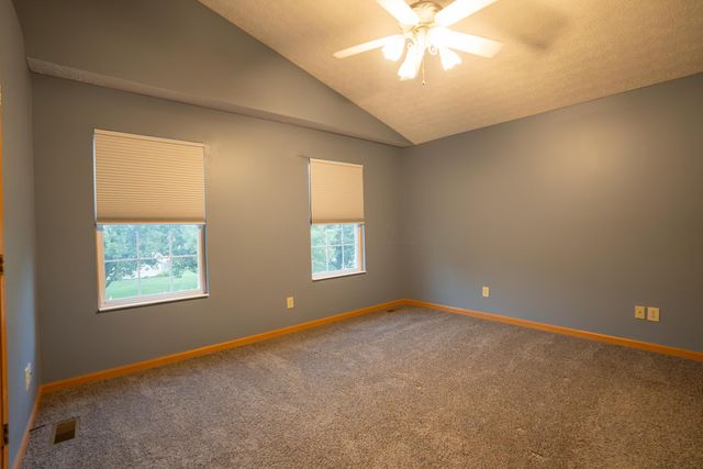 10 Wrens Nest Court, Pataskala, OH 43062