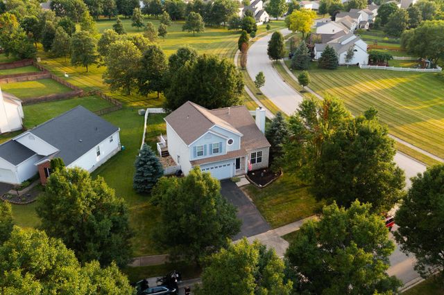 10 Wrens Nest Court, Pataskala, OH 43062