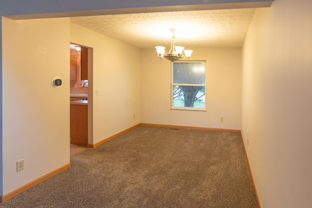 10 Wrens Nest Court, Pataskala, OH 43062