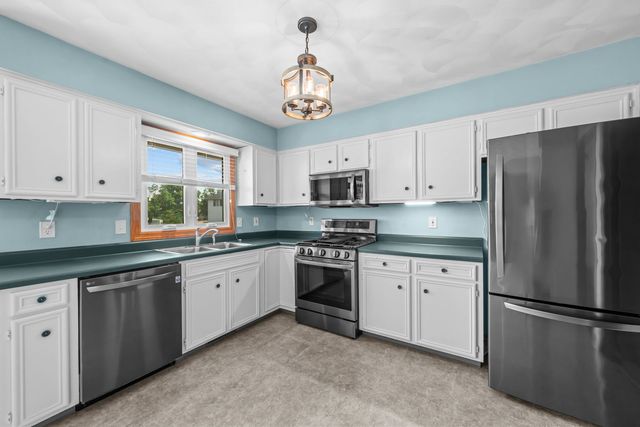 4276 Kensington Way, Rockton, IL 61072