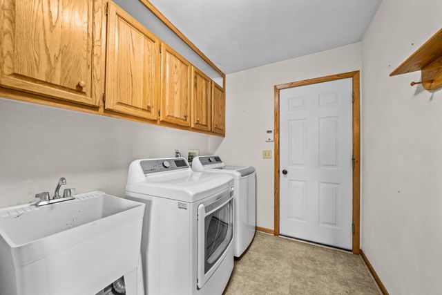 4276 Kensington Way, Rockton, IL 61072