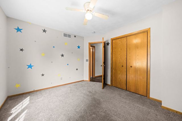 4276 Kensington Way, Rockton, IL 61072