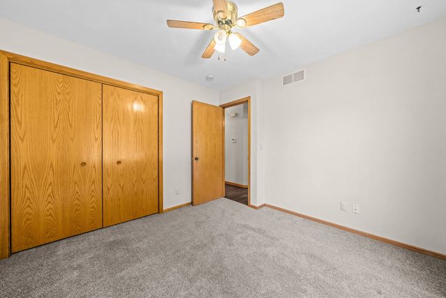 4276 Kensington Way, Rockton, IL 61072