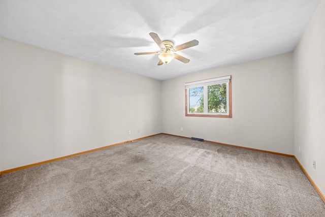 4276 Kensington Way, Rockton, IL 61072
