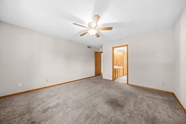 4276 Kensington Way, Rockton, IL 61072