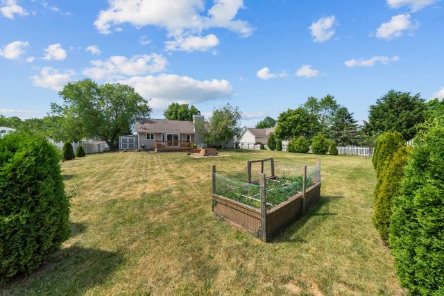 4276 Kensington Way, Rockton, IL 61072