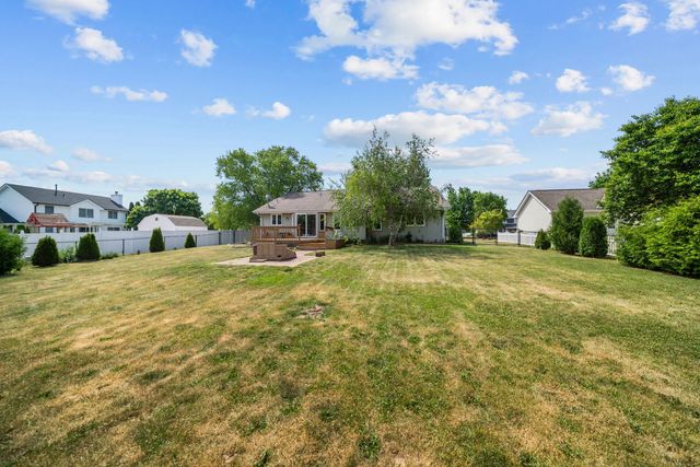 4276 Kensington Way, Rockton, IL 61072