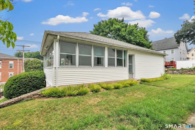 124 North Cliff Street, Ansonia, CT 06401