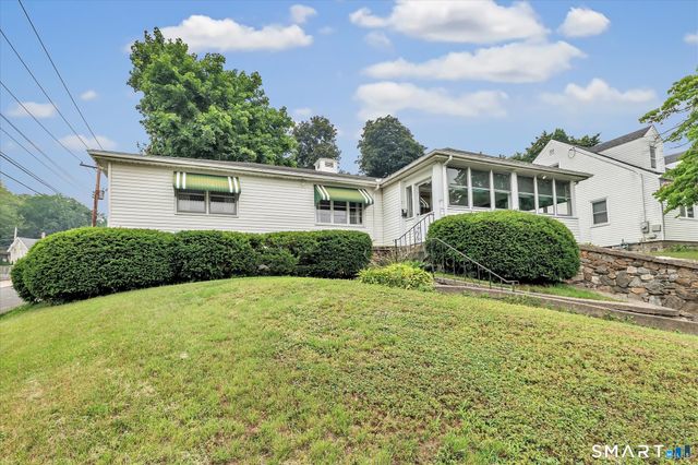 124 North Cliff Street, Ansonia, CT 06401