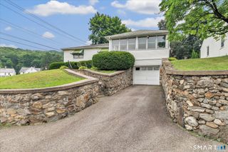 124 North Cliff Street, Ansonia, CT 06401