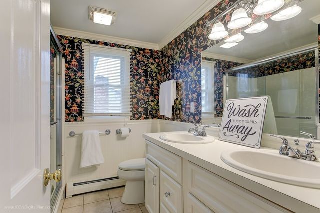 569 Turner Road, Middletown, RI 02842