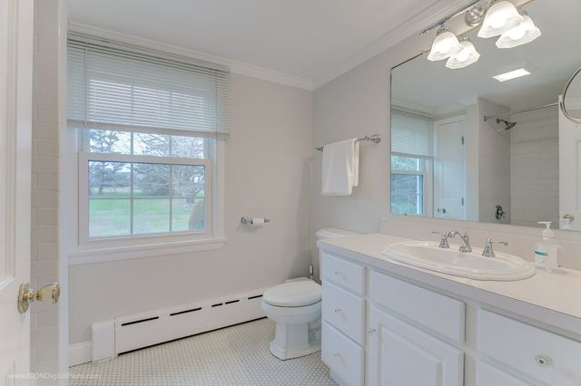 569 Turner Road, Middletown, RI 02842