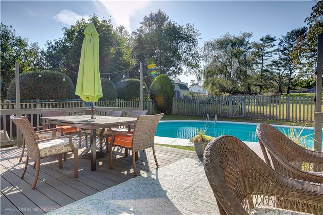 569 Turner Road, Middletown, RI 02842