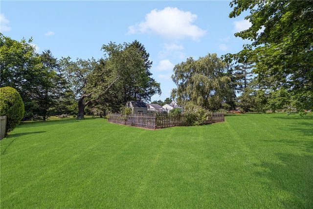 569 Turner Road, Middletown, RI 02842