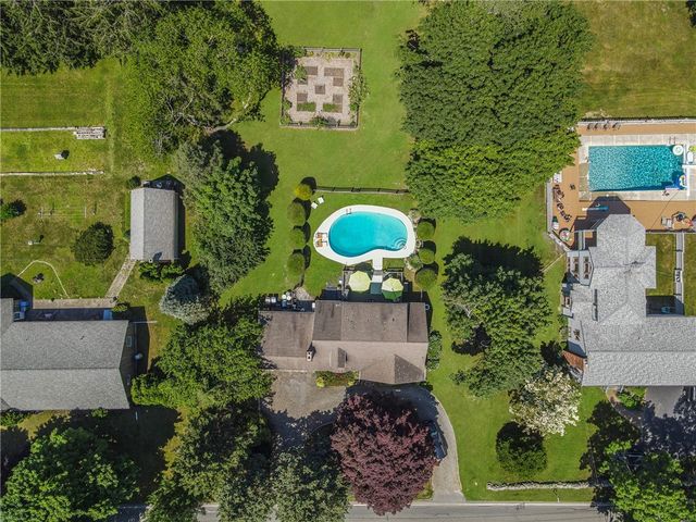 569 Turner Road, Middletown, RI 02842