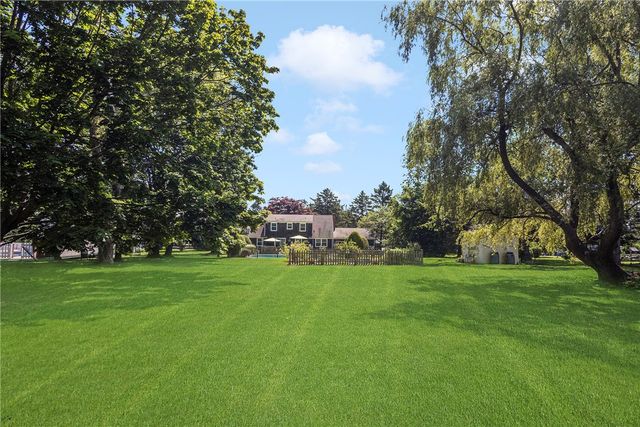 569 Turner Road, Middletown, RI 02842