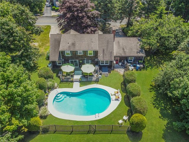 569 Turner Road, Middletown, RI 02842