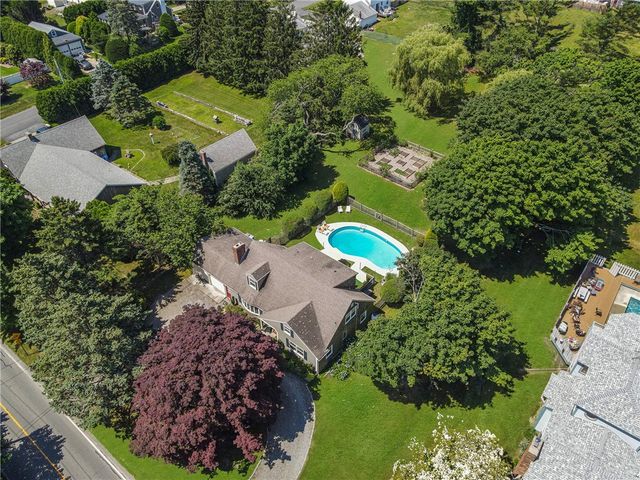 569 Turner Road, Middletown, RI 02842