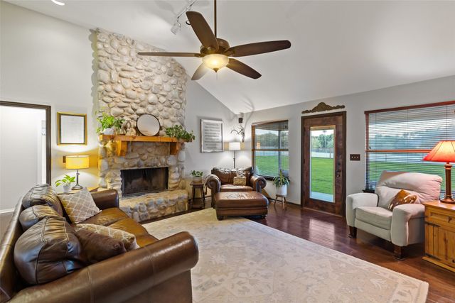 2104 & 2140-B W Holiday, Fate, TX 75087