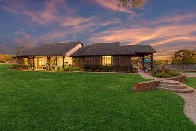 2104 & 2140-B W Holiday, Fate, TX 75087