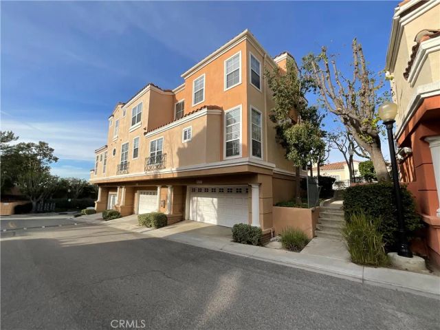 8027 E Naples Lane, Anaheim, CA 92808