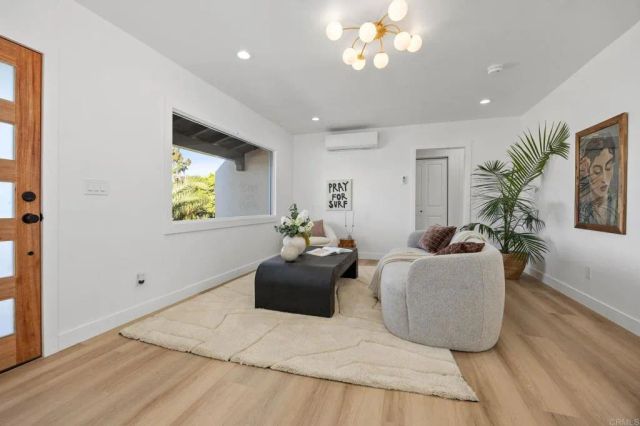 426 S Nevada Street, Oceanside, CA 92054