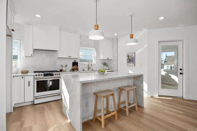 426 S Nevada Street, Oceanside, CA 92054