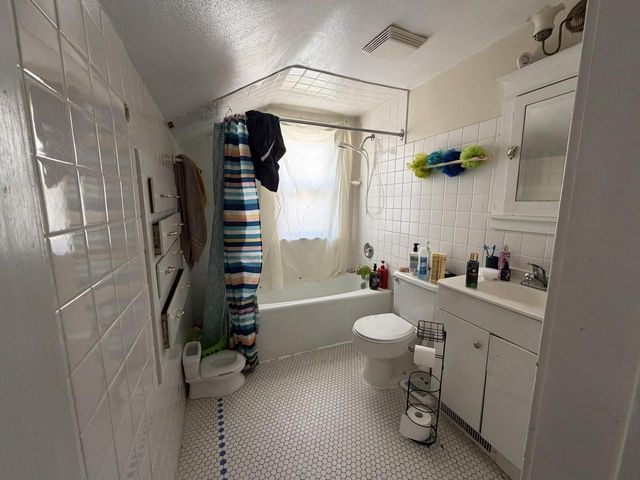 1204 N 14th STREET, Sheboygan, WI 53081