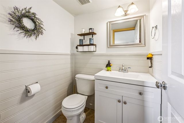 7503 Village Dr, Sumner, WA 98390