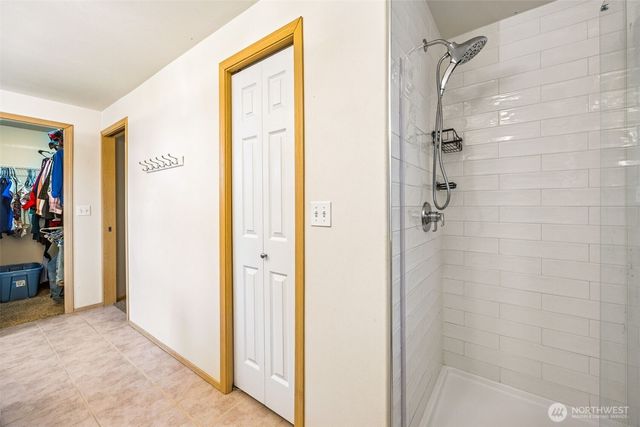 7503 Village Dr, Sumner, WA 98390