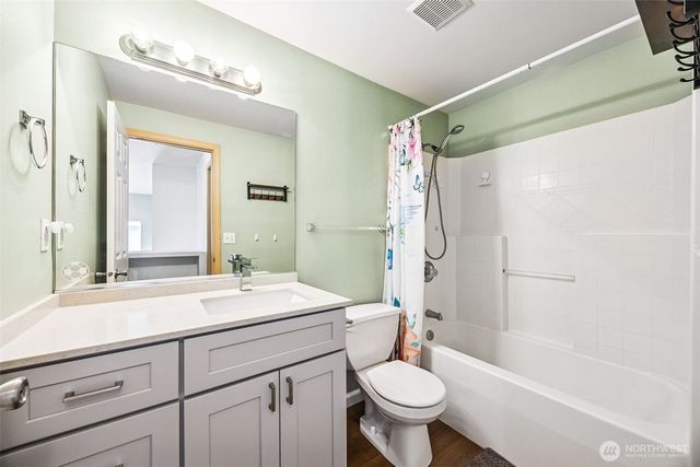 7503 Village Dr, Sumner, WA 98390