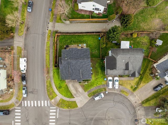 7503 Village Dr, Sumner, WA 98390