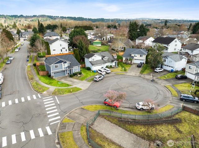 7503 Village Dr, Sumner, WA 98390