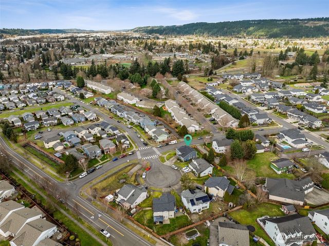 7503 Village Dr, Sumner, WA 98390