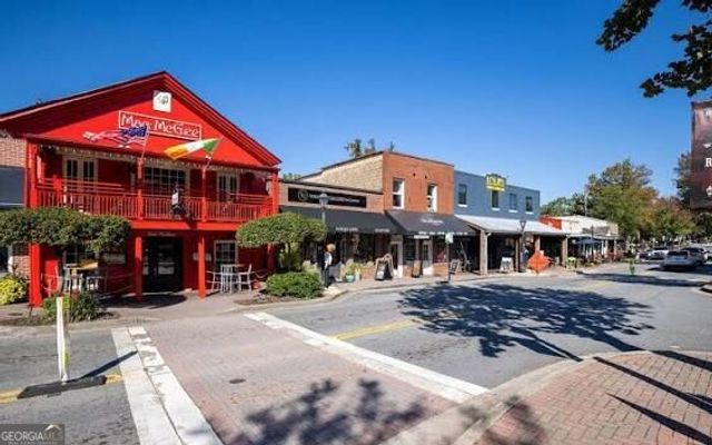 1515 Liberty Lane, Roswell, GA 30075