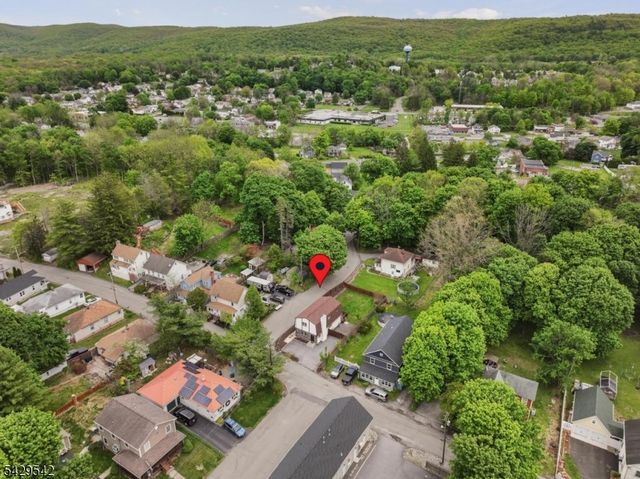 34 Nestor St, Franklin Boro, NJ 07416