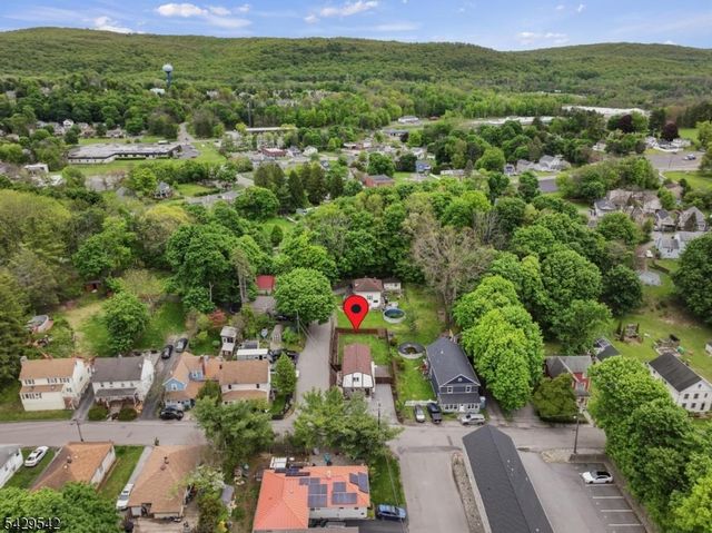 34 Nestor St, Franklin Boro, NJ 07416