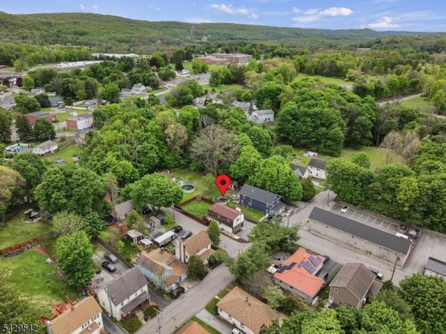 34 Nestor St, Franklin Boro, NJ 07416